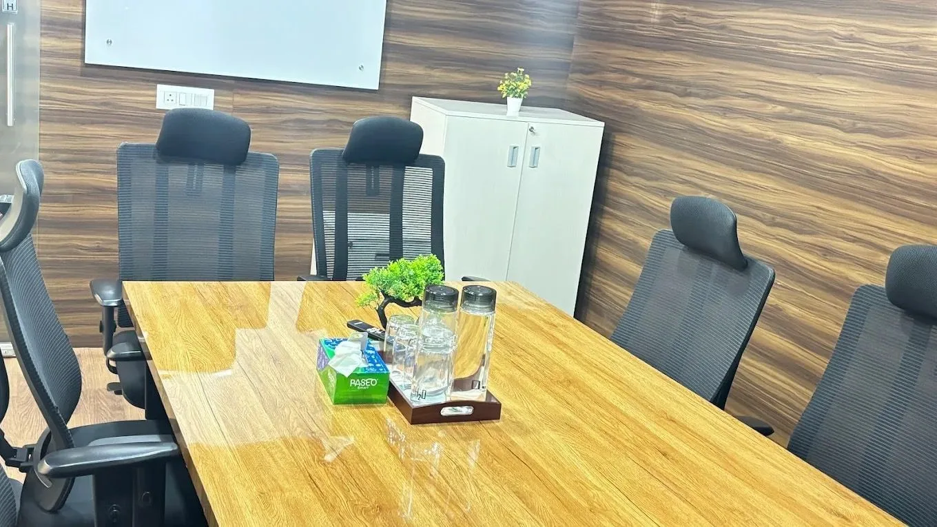 Showffice Lucknow, 6 लोगों के लिए बैठक कक्ष, लखनऊ