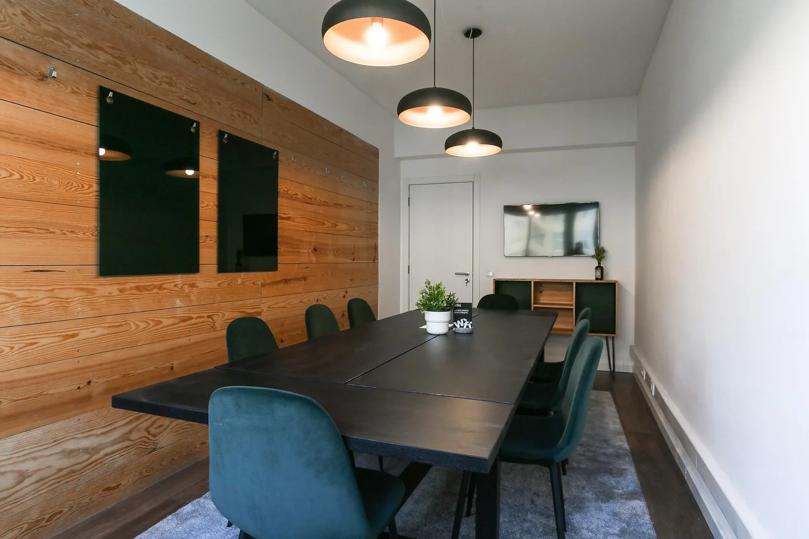 Sitio Work Avenida, Sala de reuniones para 8 personas, Lisboa