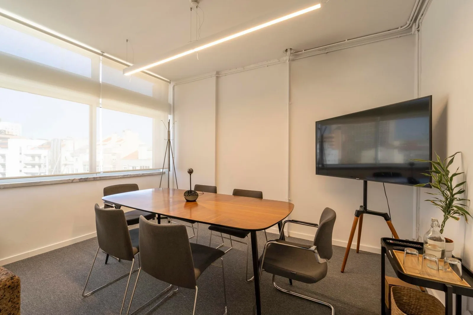 Sitio Work Fintech House, Sala de reuniões para 6 pessoas, Lisboa
