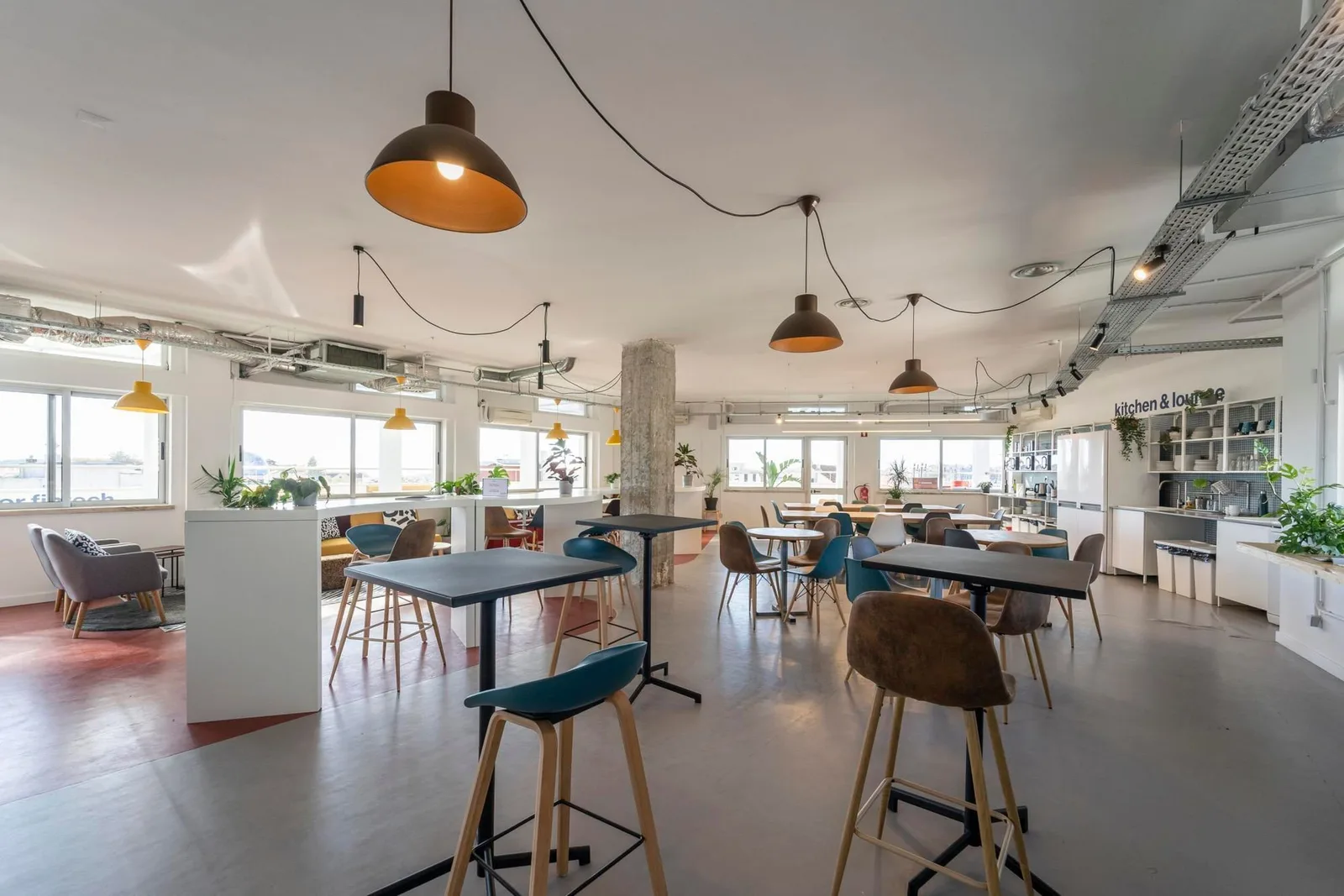 Sitio Work Fintech House, Cafetaria, Lisboa