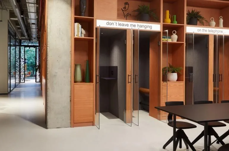 The Social Hub Coworking, Cabina telefónica, Barcelona