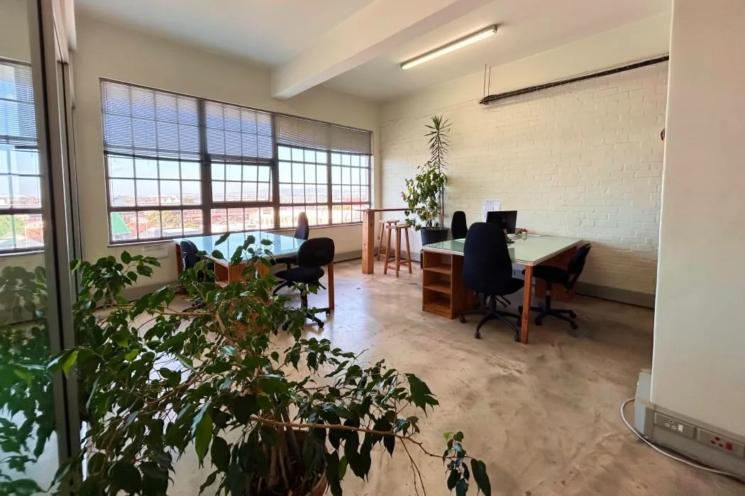 Social Space - Amandla, Privatbüro mit 7 Arbeitsplätzen, Berlin