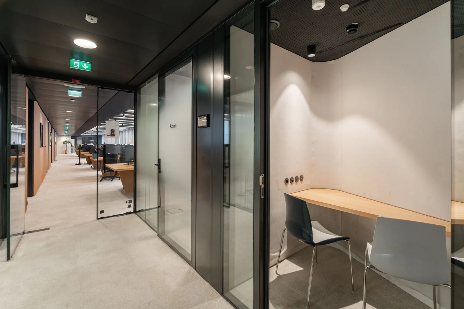Sora Ainori, Cabine acoustique, Paris 11e