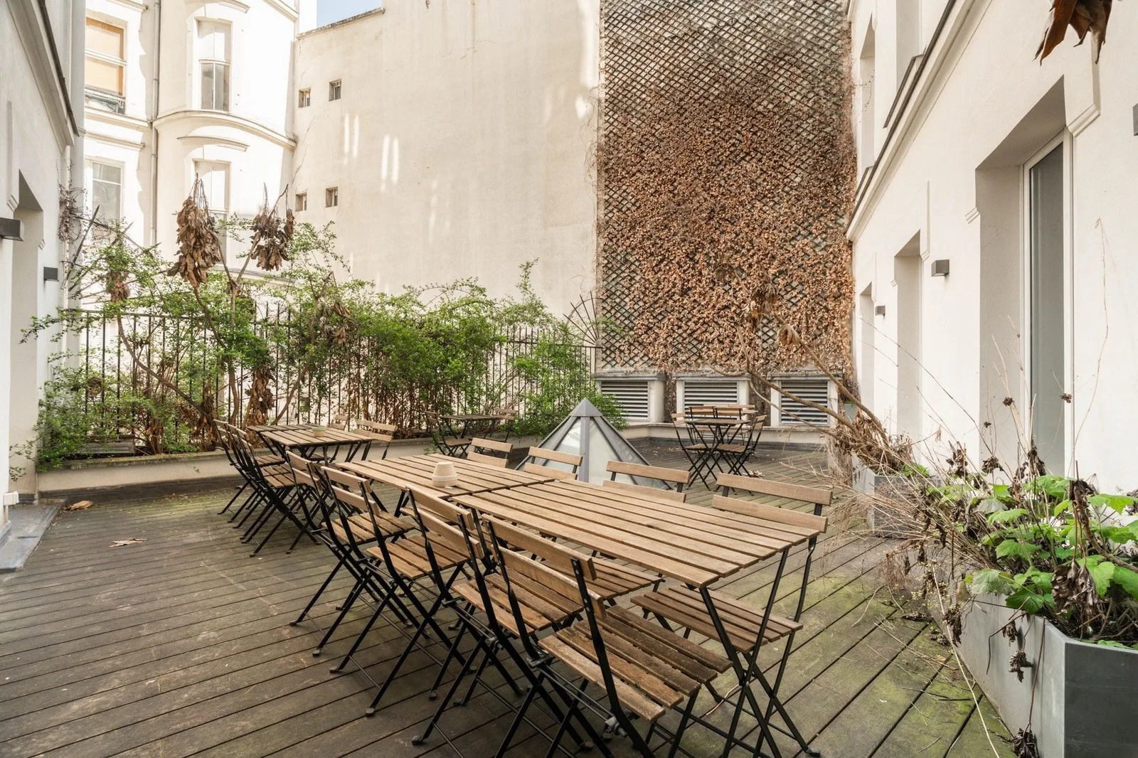Sora Colisée - 28 postes , Terrasse et espace extérieur, Paris 8e