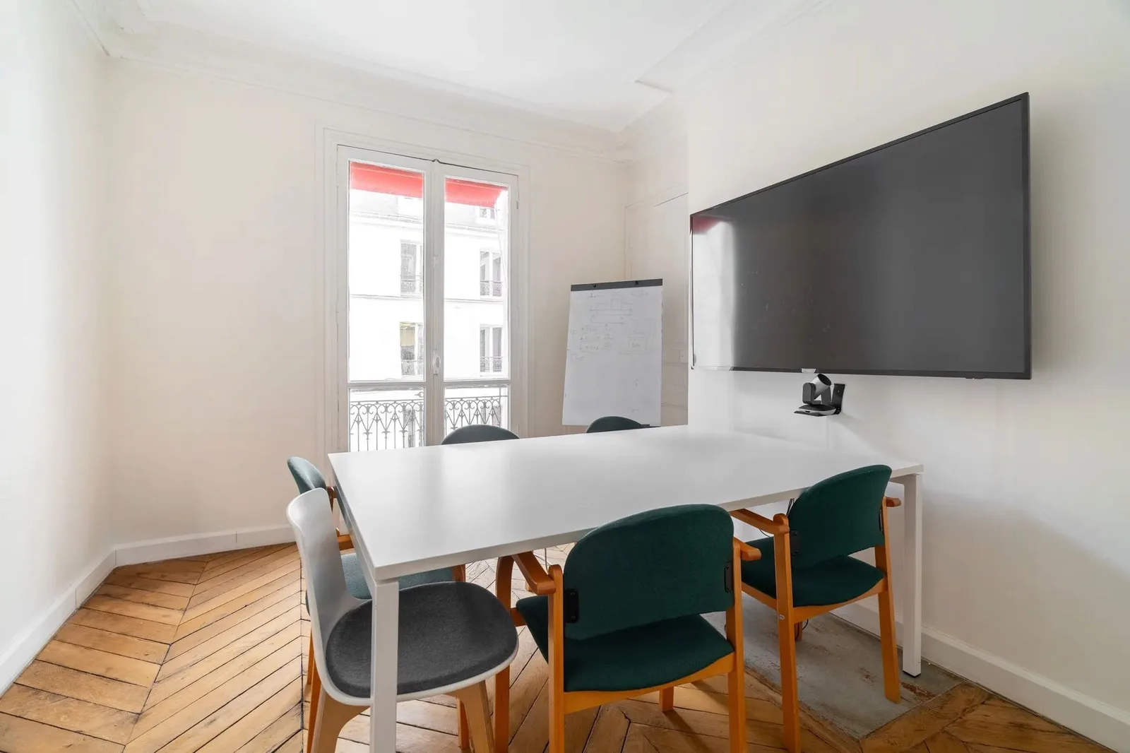 Sora La Fayette, Meeting room for 6 people, Paris 9e