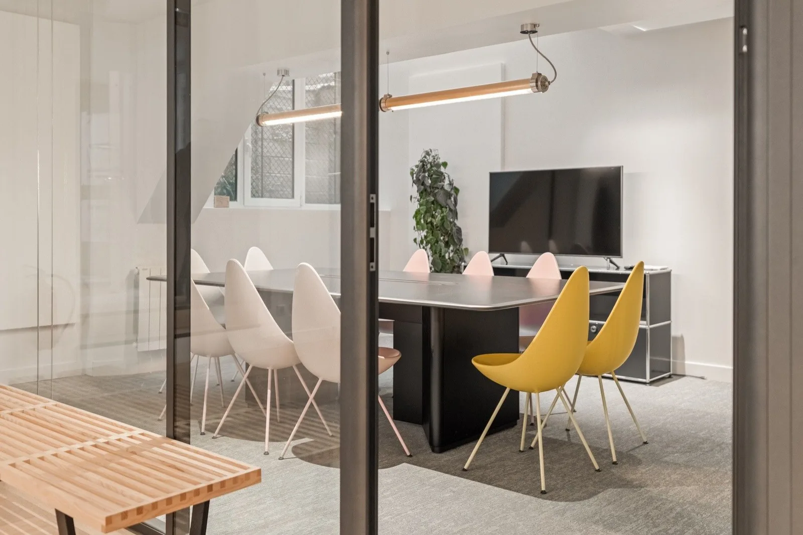 Sora Legendre - 32 postes, Meeting room for 10 people, Paris 17e