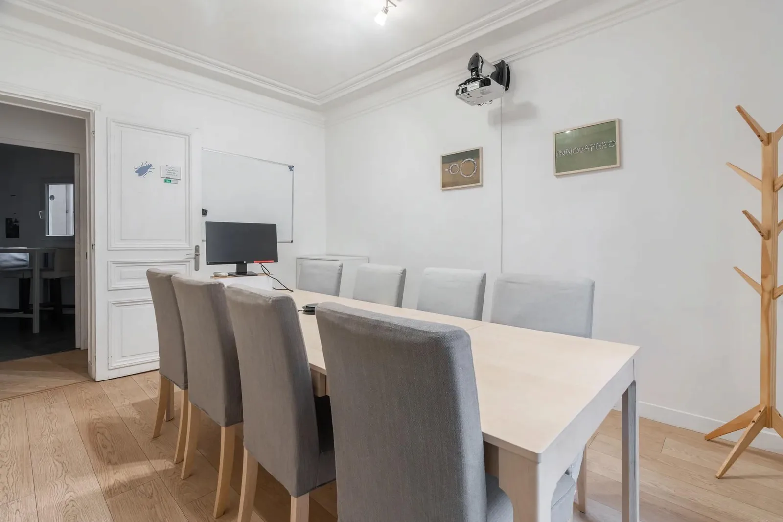 Sora Napoléon III, Meeting room for 7 people, Paris 10e