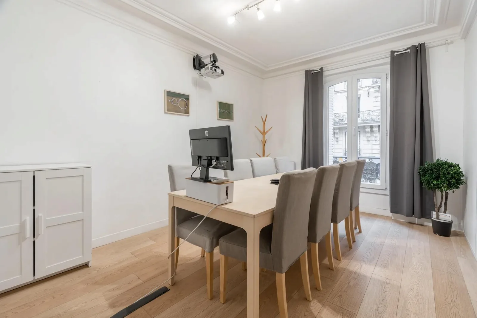 Sora Napoléon III, Meeting room for 10 people, Paris 10e