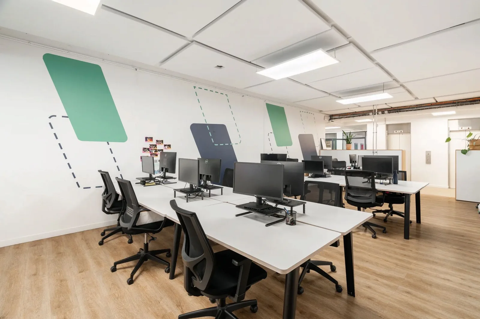 Sora Paradis, Open-plan office, Paris 10e