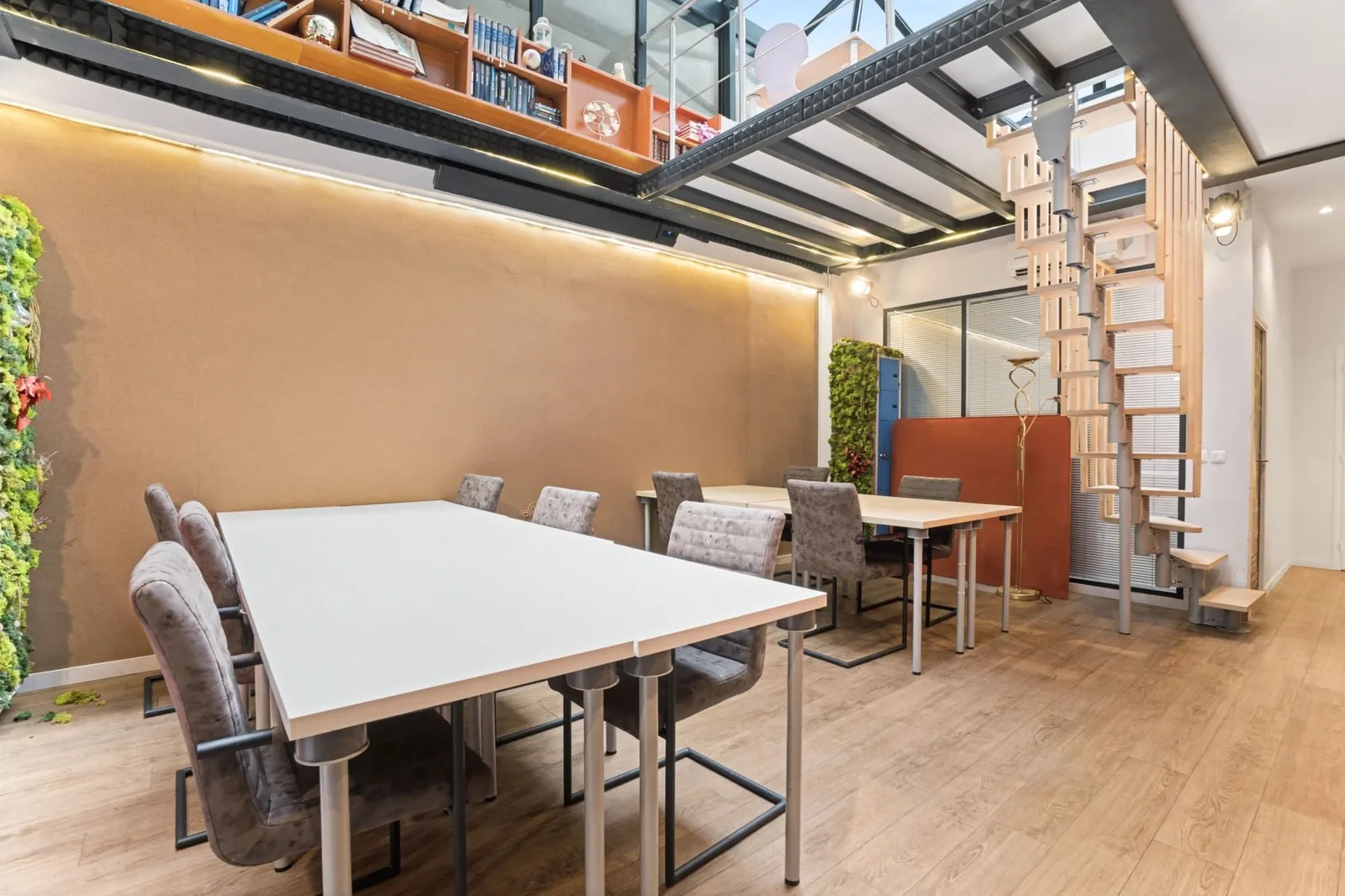 Sora Renaudes - 20 postes, Meeting room for 6 people, Paris 17e