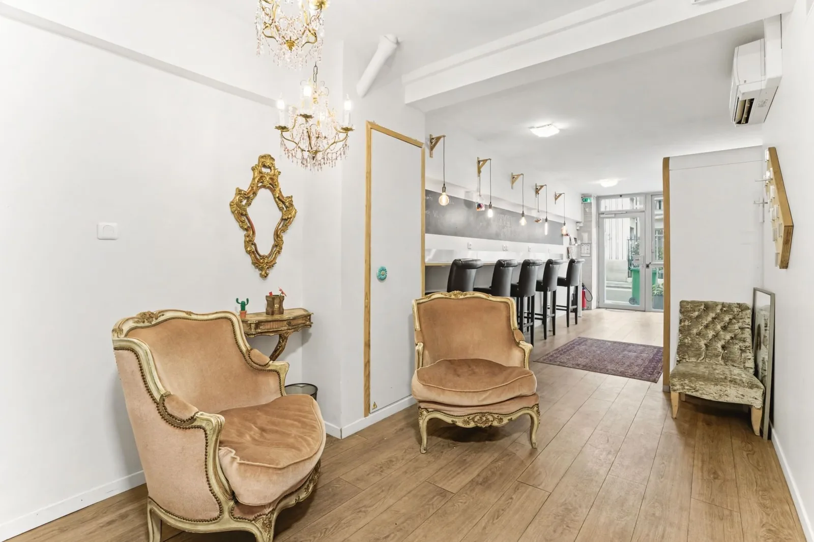 Sora Renaudes - 20 postes, Lounge, Paris 17e