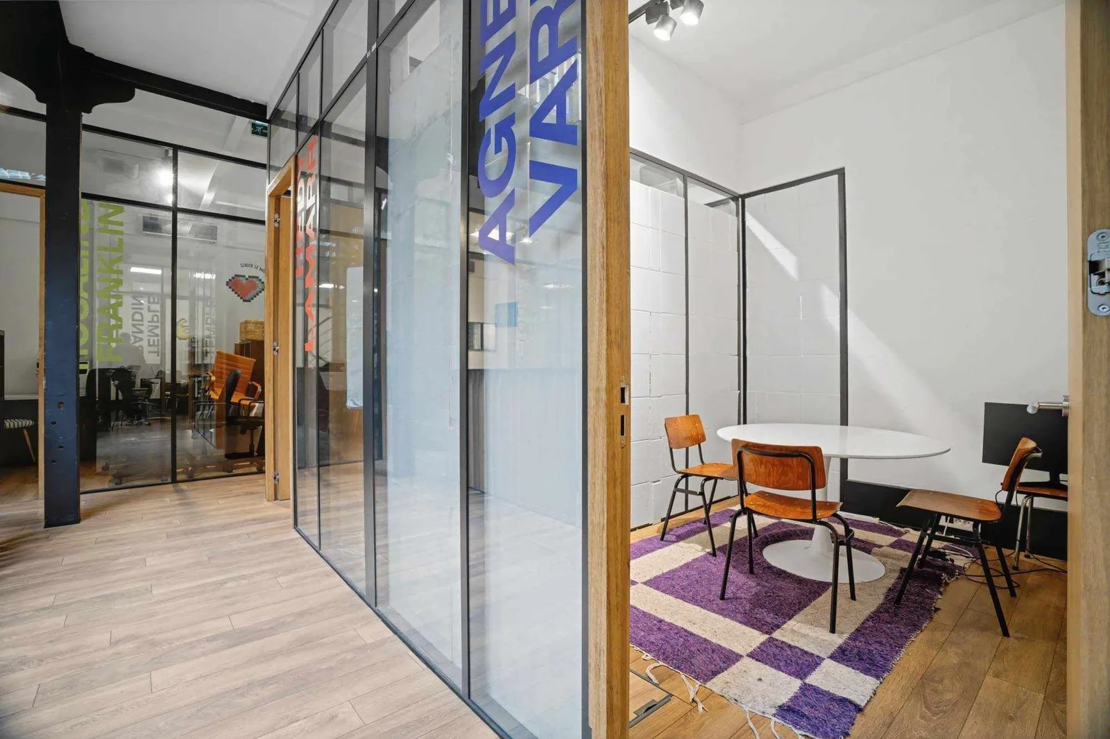 Sora Saint Laurent - 35 postes, Meeting room for 4 people, Paris 10e