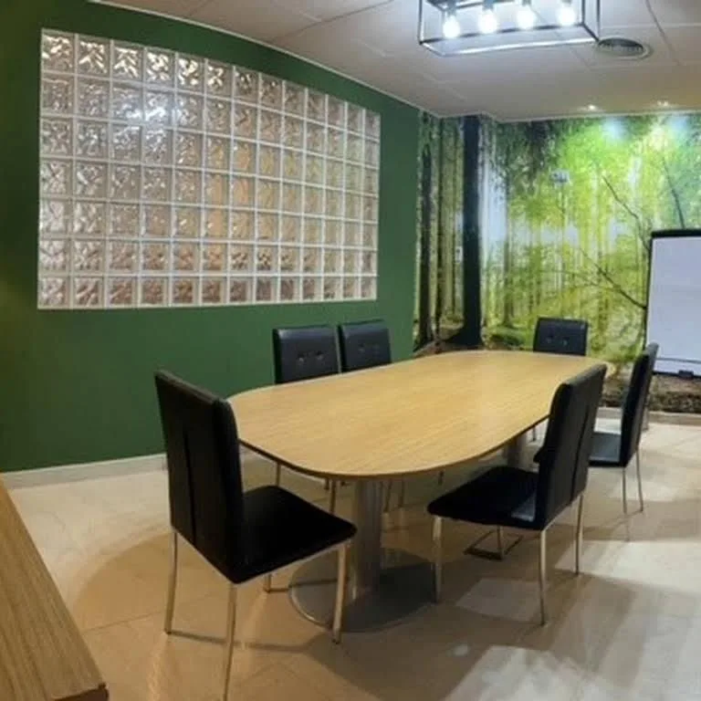 Space Coworking By Cabré, Meeting room for 6 people, Reus