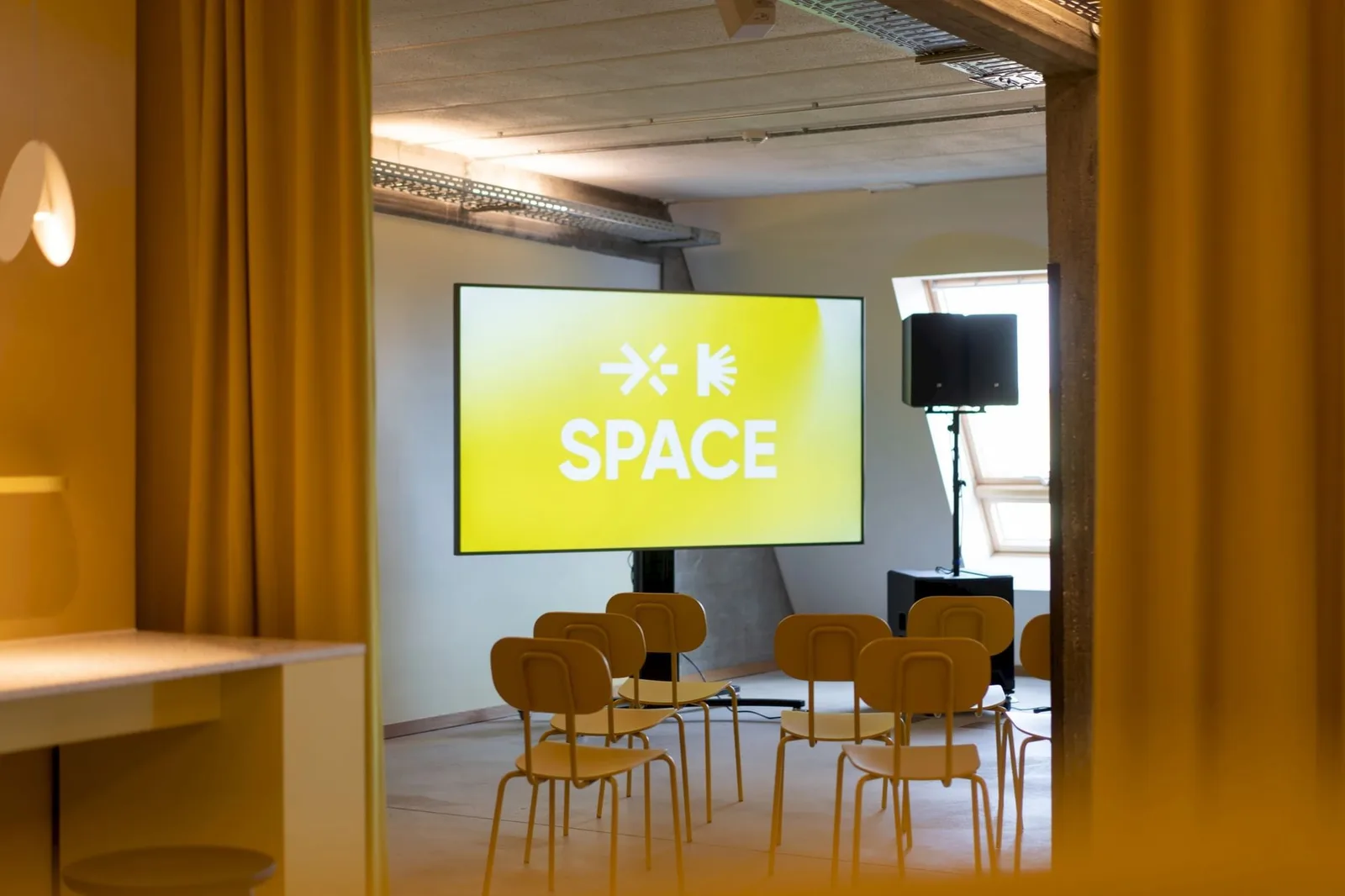 Space Hamburg, Training room for 7 people, Hamburg