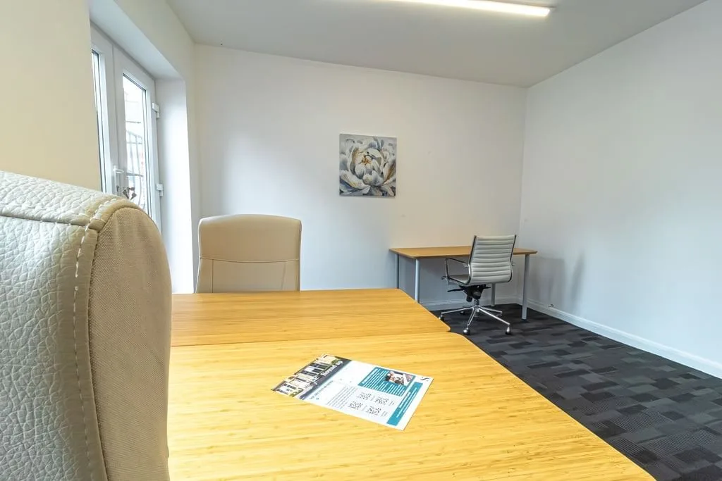 Square Feet Northampton, Bureau privatif 3 postes, Northampton