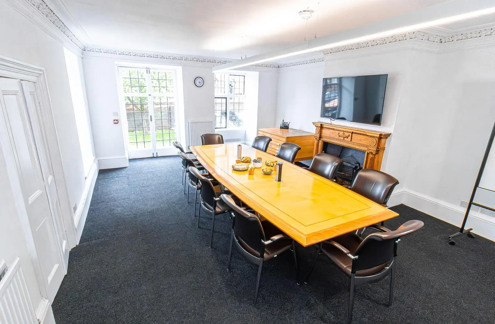 Square Feet Offices Hazelrigg House, Meeting room for 10 people, Northampton