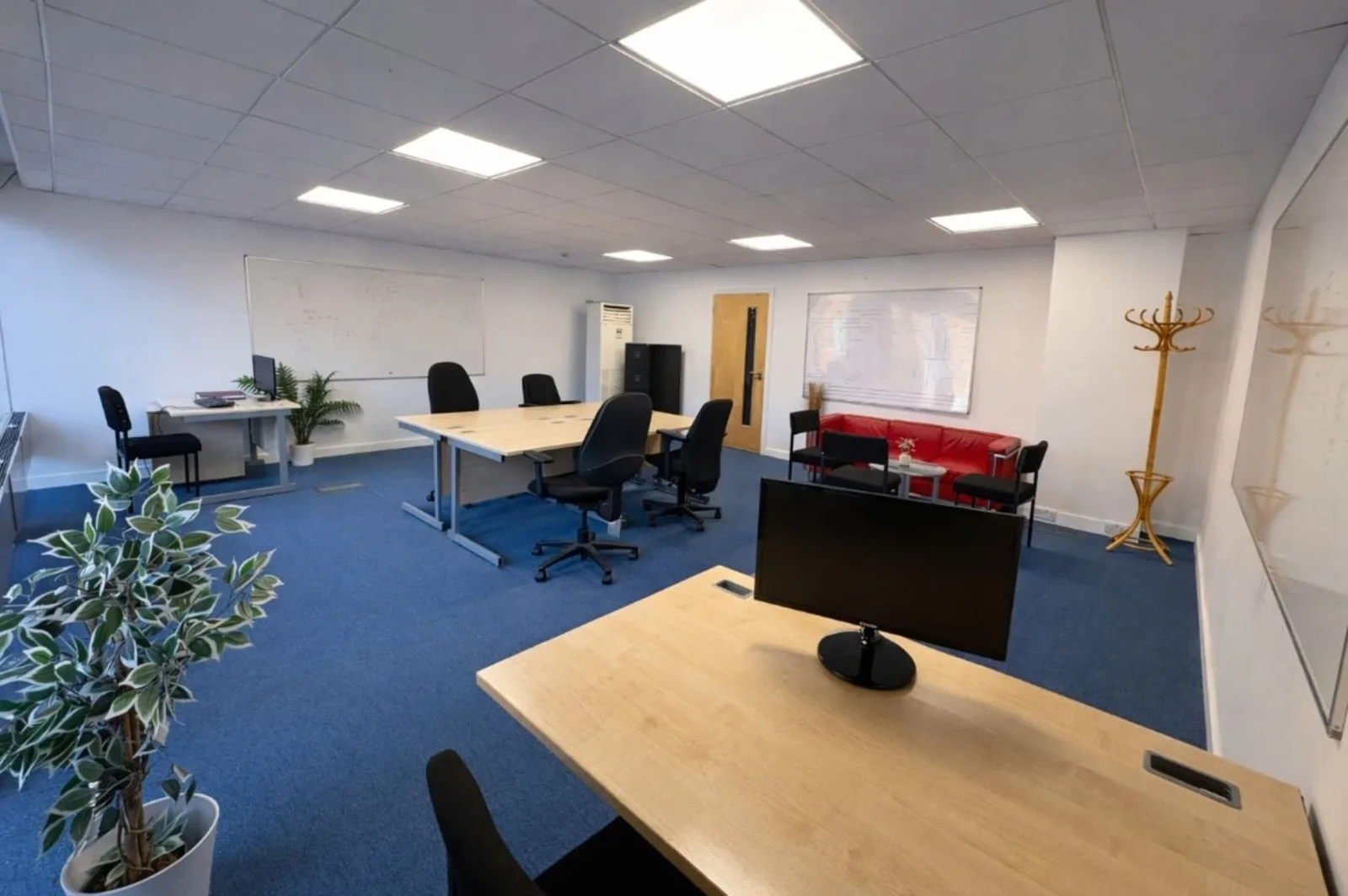 ST James House, Private office, 6 desks, Romford