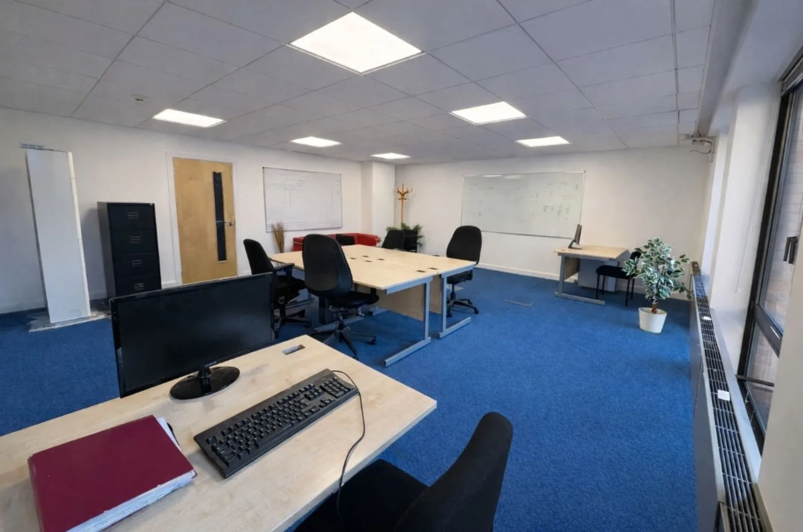 ST James House, Private office, 6 desks, Romford