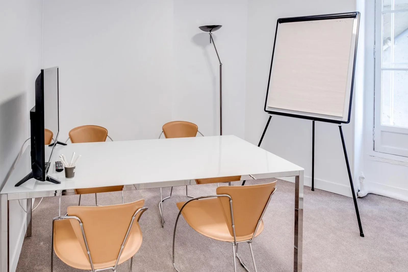 Symphony Partners Marbeuf, Meeting room for 5 people, Paris 8e