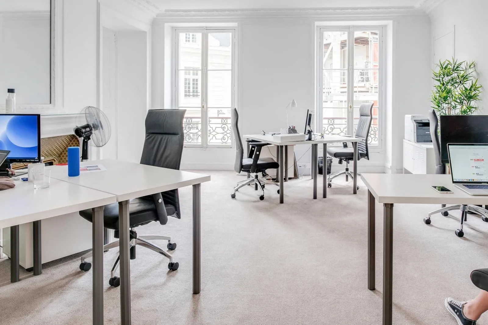 Symphony Partners Saint Lazare Bis, Privatbüro mit 5 Arbeitsplätzen, Paris 8e