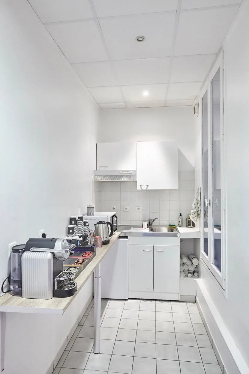 Symphony Partners Saint-Lazare, Kitchen, Paris 8e
