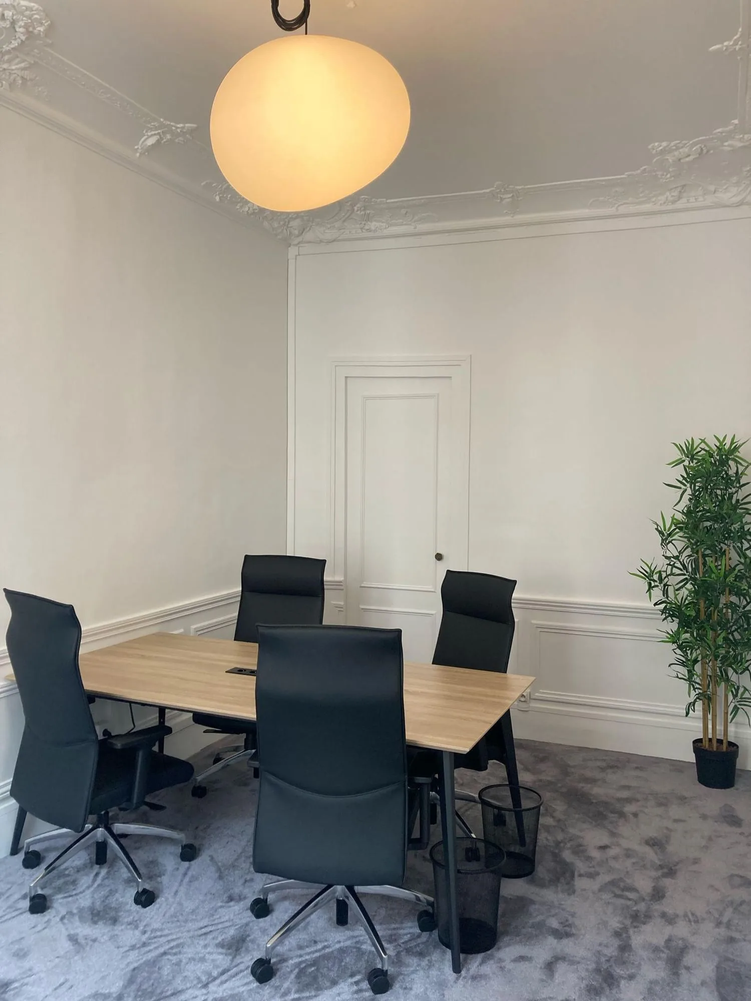 Symphony Partners Trinité, Meeting room for 4 people, Paris 9e