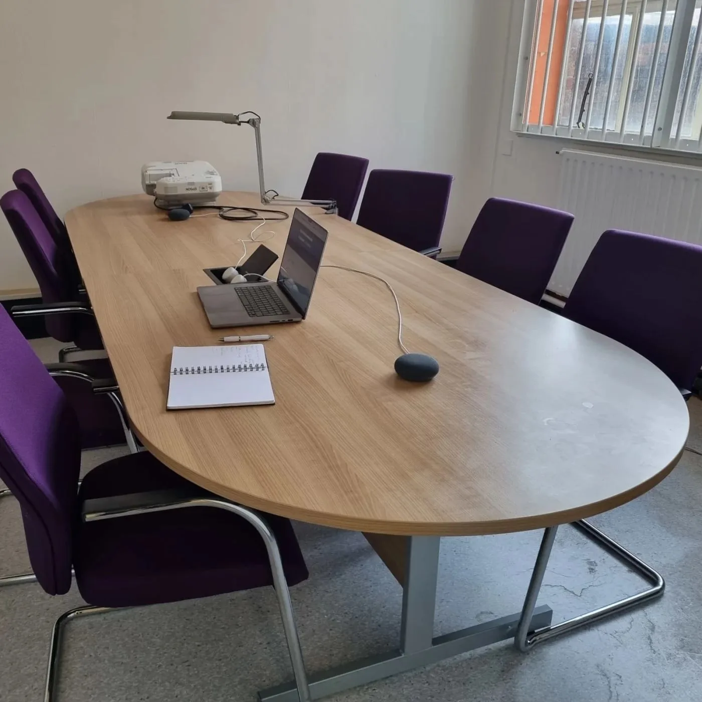 Tabb Hub, Meeting room for 8 people, Bristol