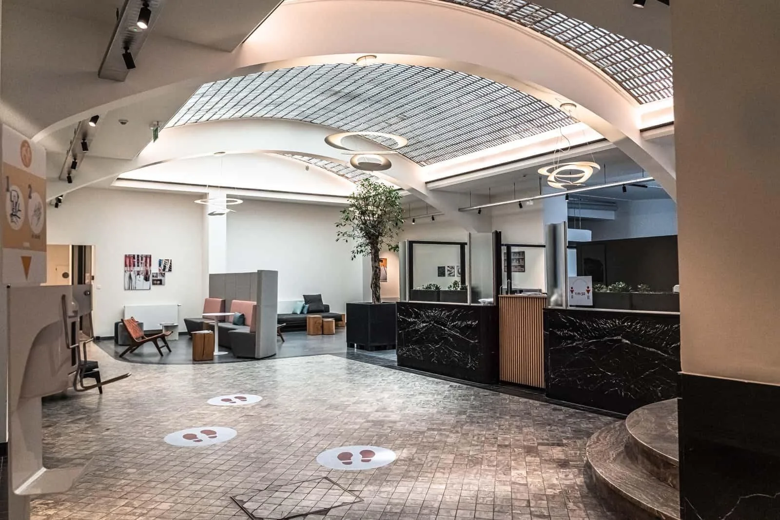 Tailor's Factory, Reception, Saint-Gilles