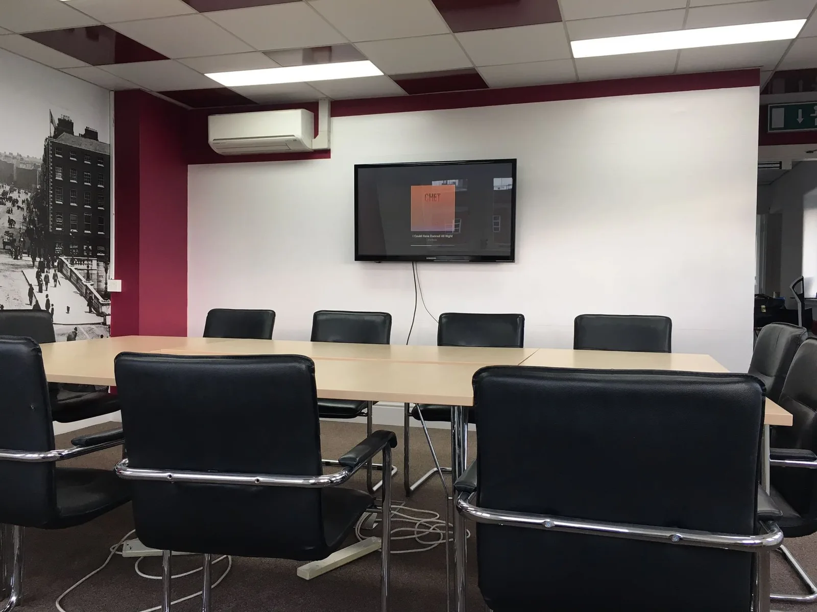 Tcube coworking, Meeting room for 9 people, Dublin