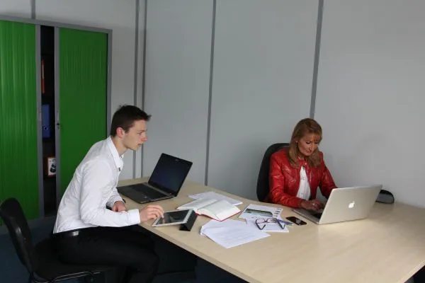 Terraditta Business Center, Privatbüro mit 2 Arbeitsplätzen, Brignais