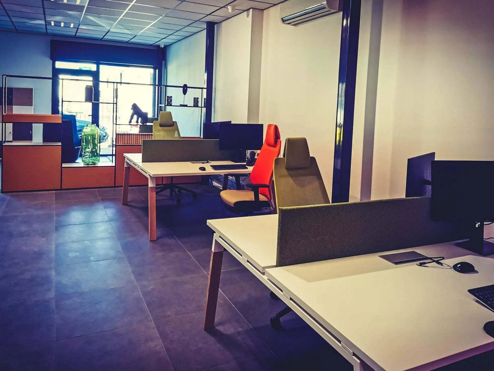 ThePlace2Be, Open-plan office, Biguglia