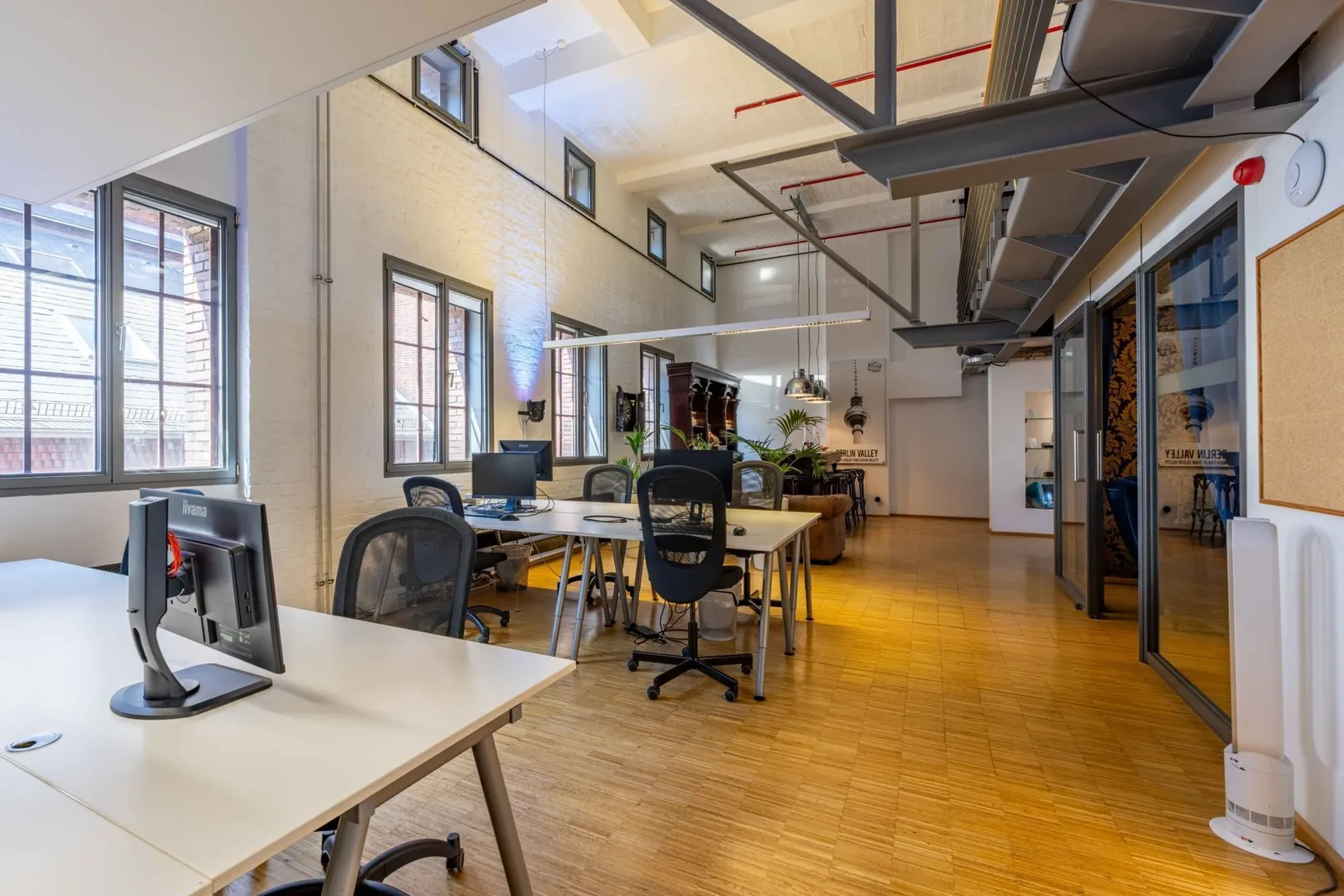 Thunderbolt Collective, Open-plan office, Berlin