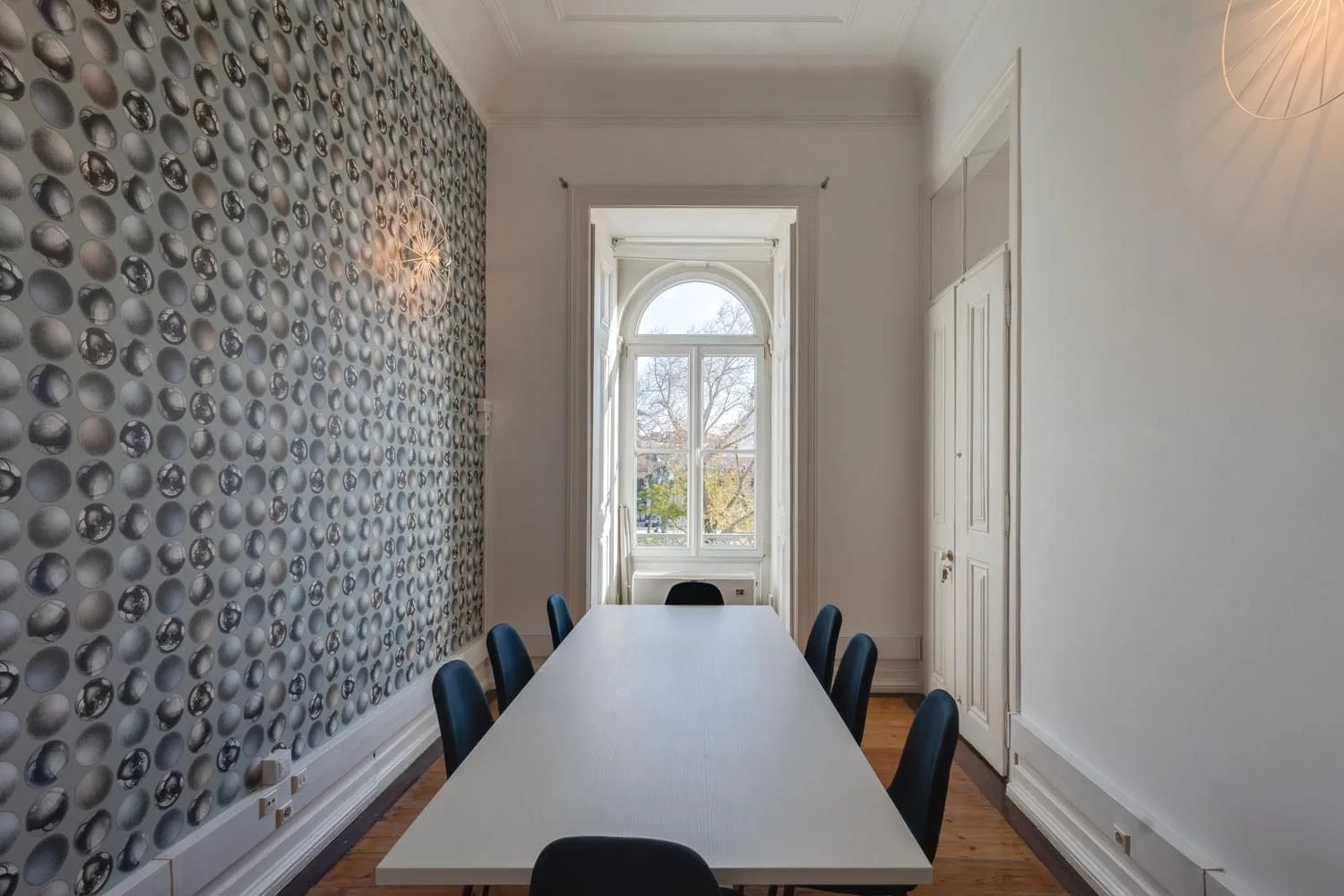 Time To Cowork, Meeting room for 8 people, Lisbon