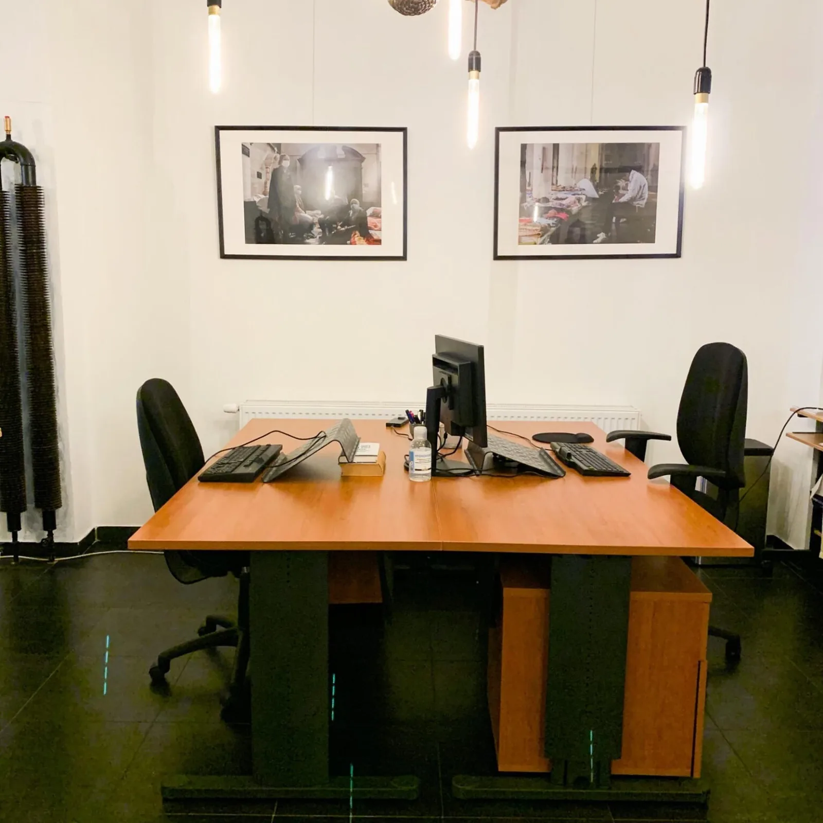 Toko Coworking Space, Privékantoor met 2 werkplekken, Antwerpen