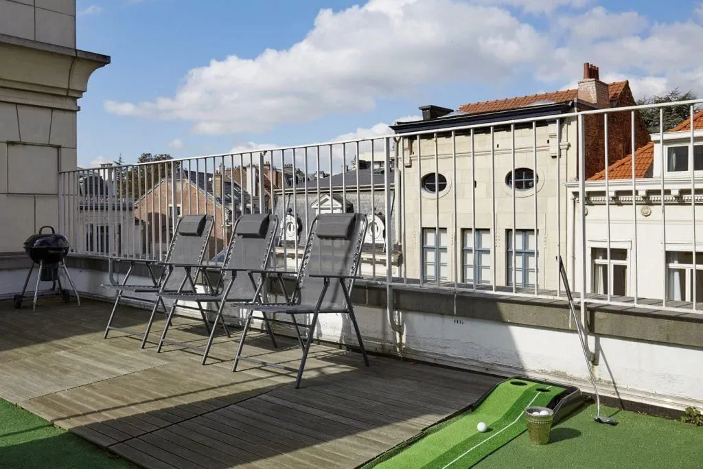 TOPOS Louise, Terras en buitenruimte, Brussel