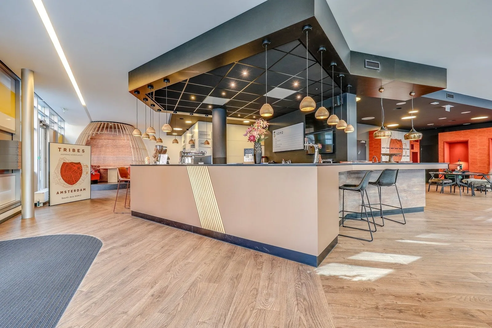 Tribes Amsterdam South Axis SOM 2, Reception, Amsterdam
