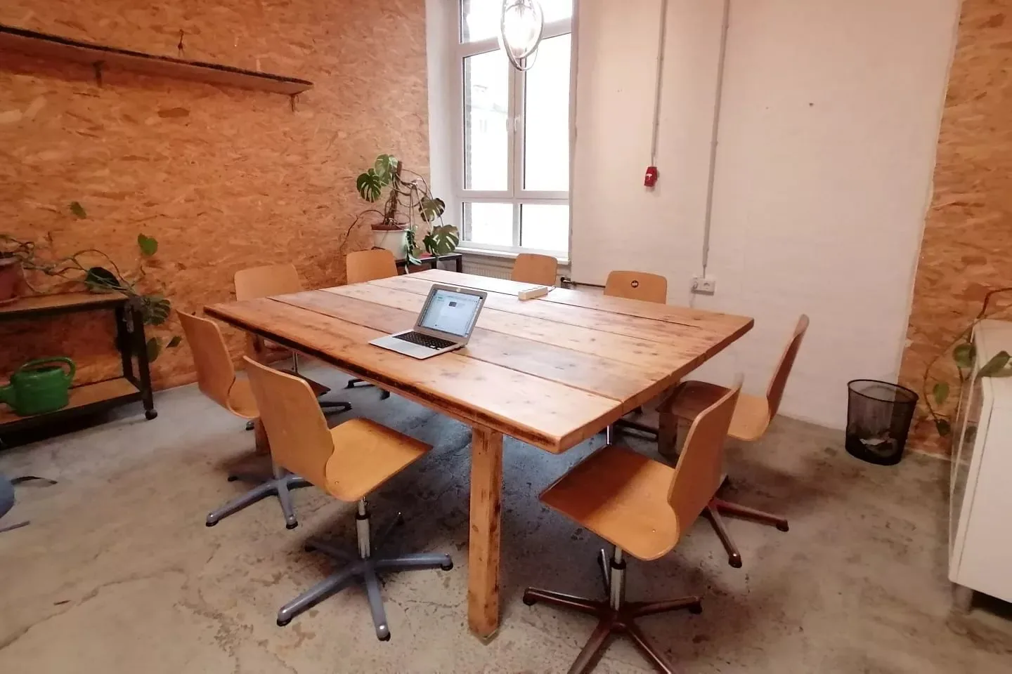 Tuesday Coworking Pflügerstrasse, Meeting room for 8 people, Berlin