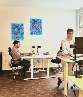 UMA Hub Coworking & Cafe, Privatbüro mit 3 Arbeitsplätzen, Berlin