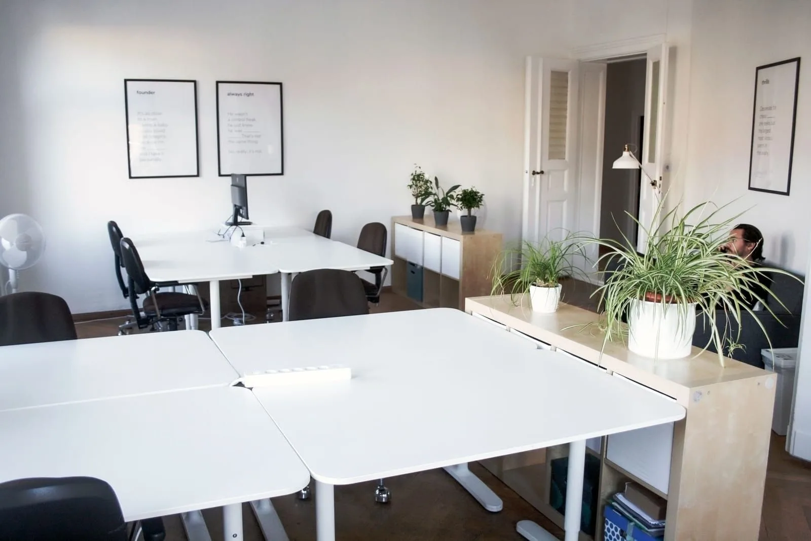 Us+ Coworking, Private office, 8 desks, Berlin