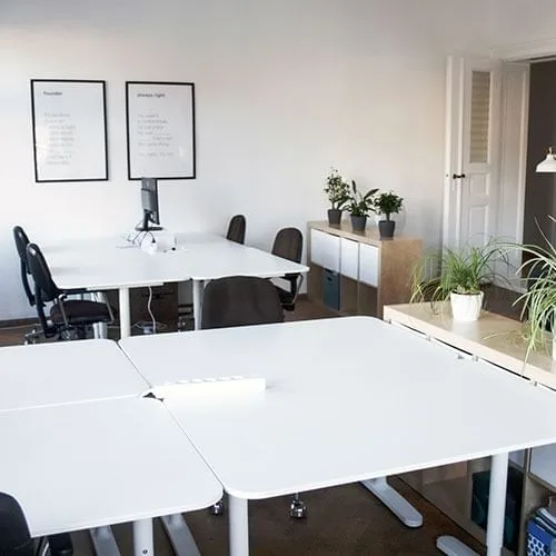 Us+ Coworking, Private office, 5 desks, Berlin