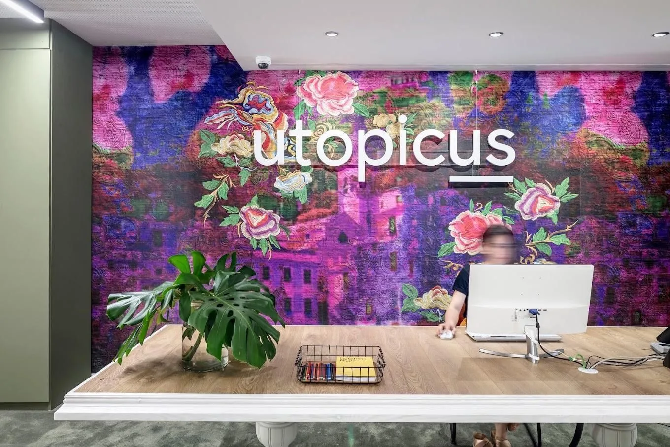 Utopicus Plaça Catalunya, Reception, Barcelona