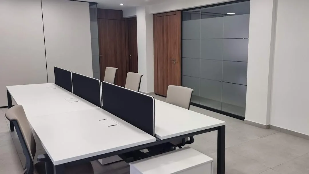 V11 Coworking, Private office, 6 desks, Alicante