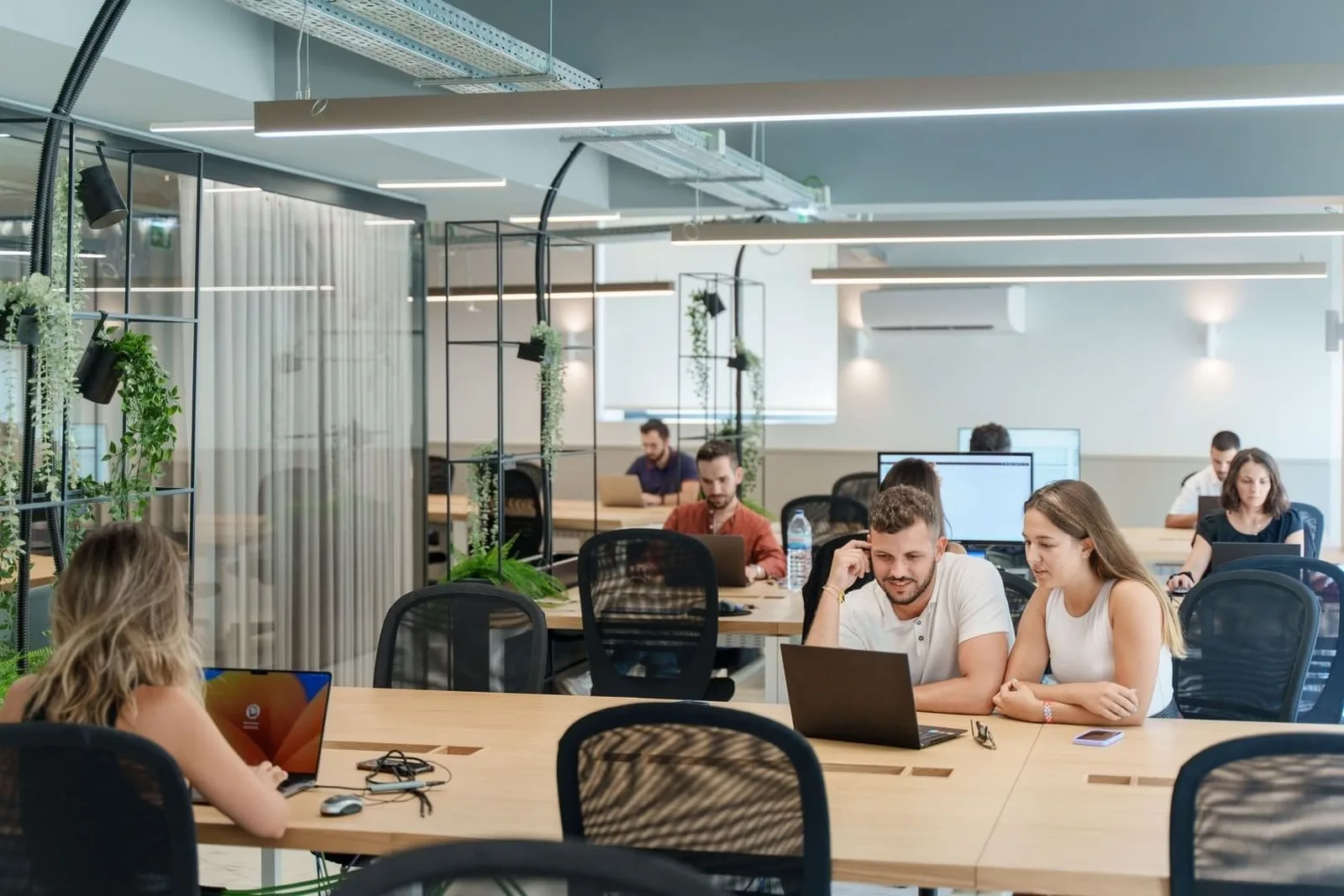 Vertical Coworking - Firmeza, Espacio diáfano, Oporto