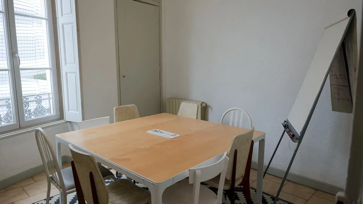 Le Village Coworking & Compagnie, Meeting room for 7 people, Nîmes