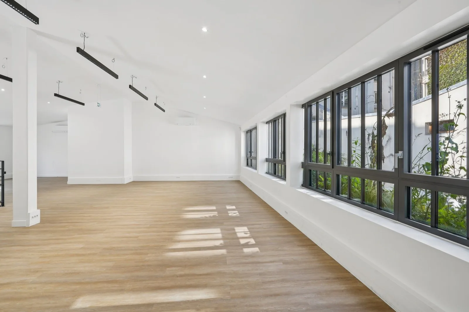 Volum 9 Passage Dubail, Open-plan office, Paris 10e