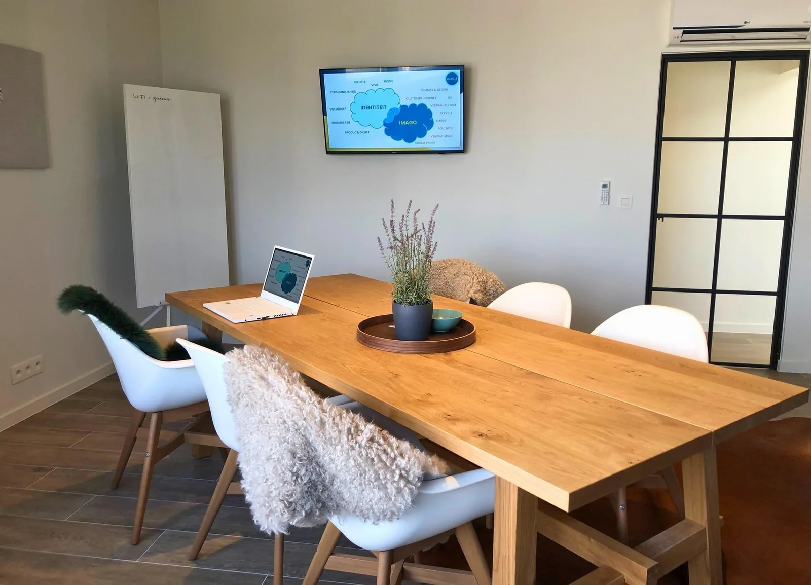 Walhalla Coworking, Salle de réunion 6 personnes, Sint-Truiden