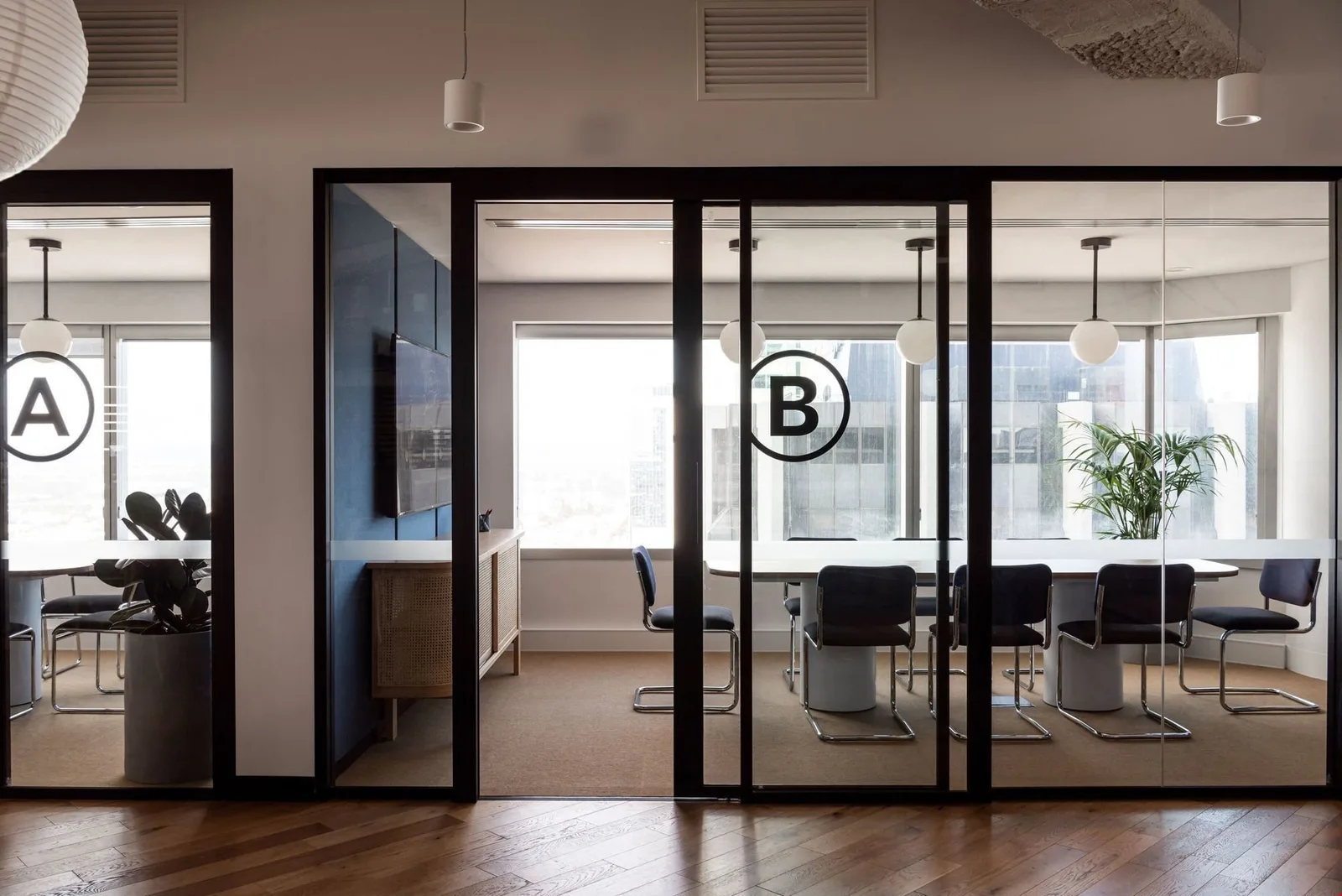 WeWork 152 St Georges Terrace, Meeting room for 8 people, Perth, WA