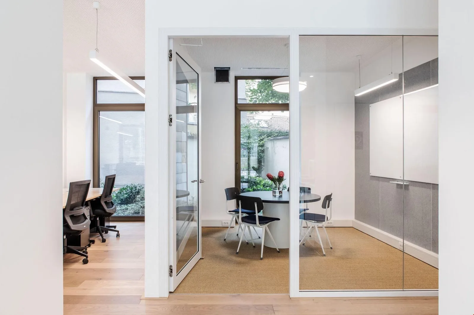 WeWork Oskar-Von-Miller-Ring 33, Meeting room for 4 people, Munich