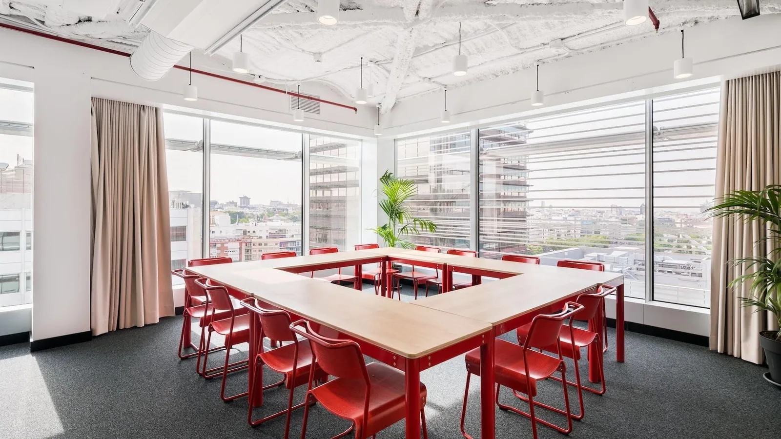 Wework Paseo De La Castellana, 77, Meeting room for 14 people, Madrid
