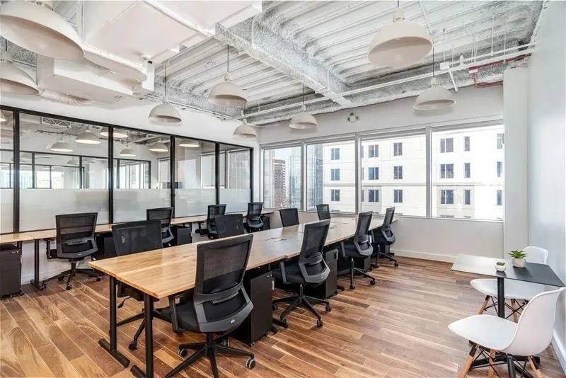 WeWork Place, Open-plan office, Tampa, FL